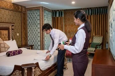 Cargos e funções na hotelaria: como montar a equipe ideal?